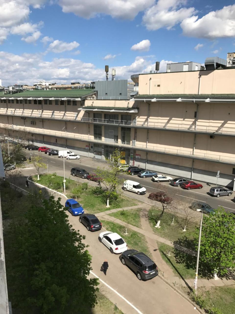 Obolon Metro Station Apartment Kyiv Exterior photo
